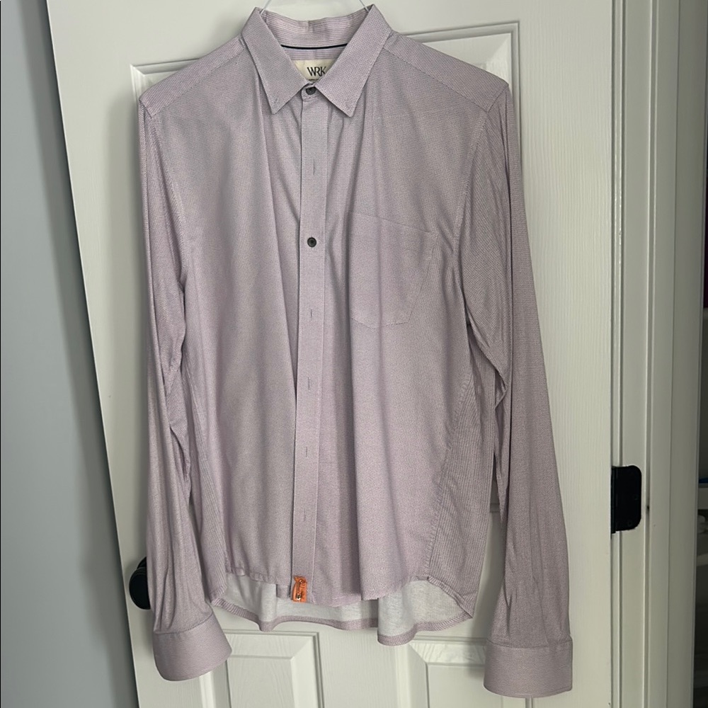 Mens M button down shirt